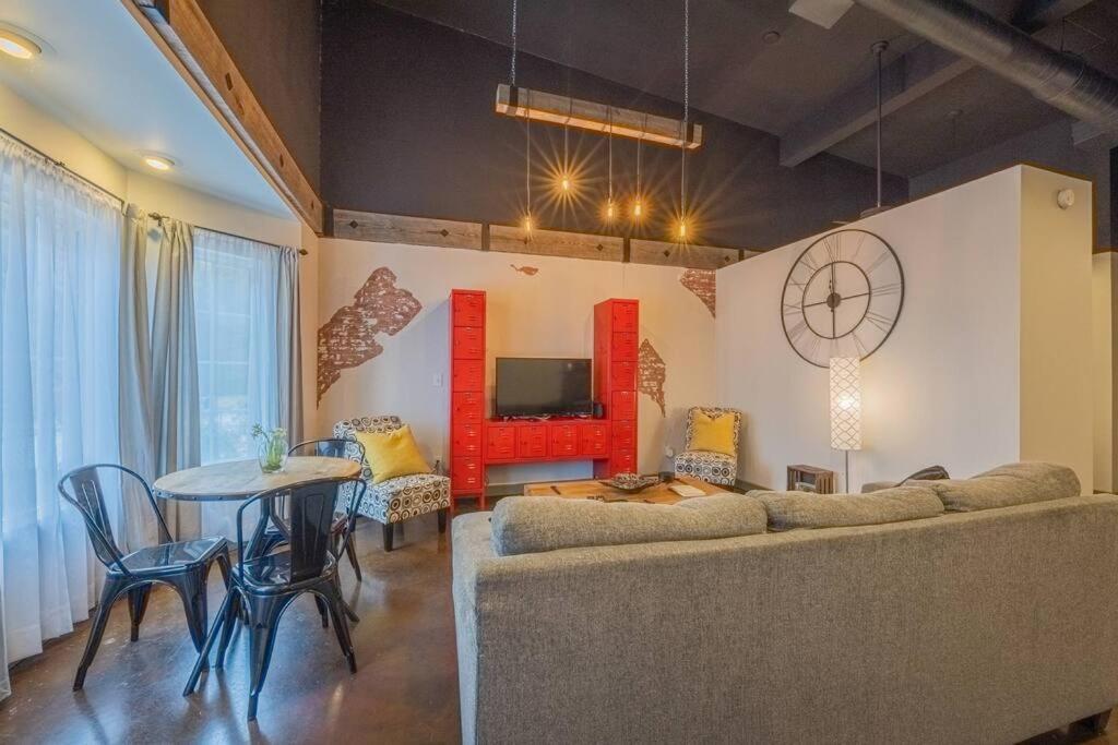 Haven At Hazel ~ Downtown Studio Demorest Εξωτερικό φωτογραφία