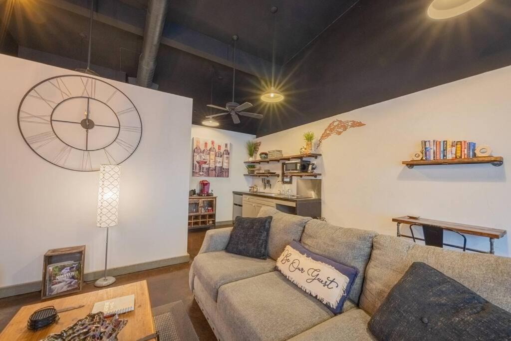 Haven At Hazel ~ Downtown Studio Demorest Εξωτερικό φωτογραφία