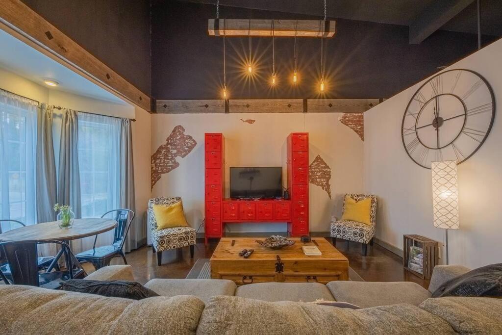 Haven At Hazel ~ Downtown Studio Demorest Εξωτερικό φωτογραφία
